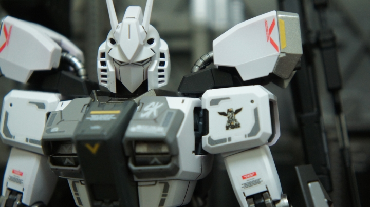 MG 1/100 驚異白戰士