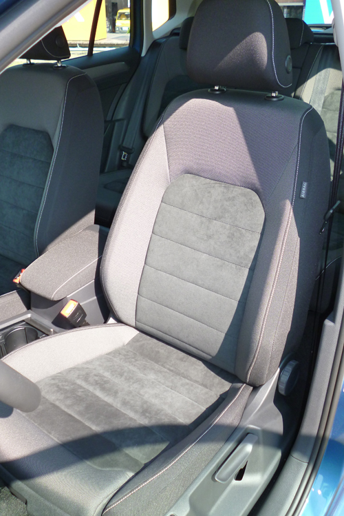 轉彎遇到VW Sportsvan新車發表，價格是109.8萬、114.8萬、127.8萬