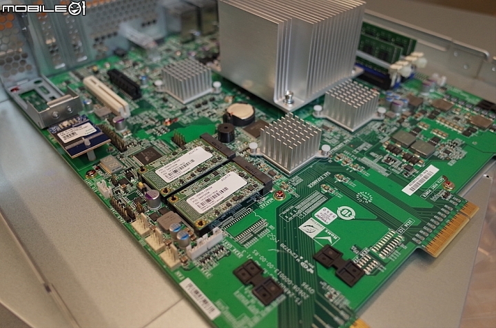[全臺第一]怪獸級40G效能&自動分層NAS開箱 -QNAP TVS-EC1580MU-SAS-RP 多圖