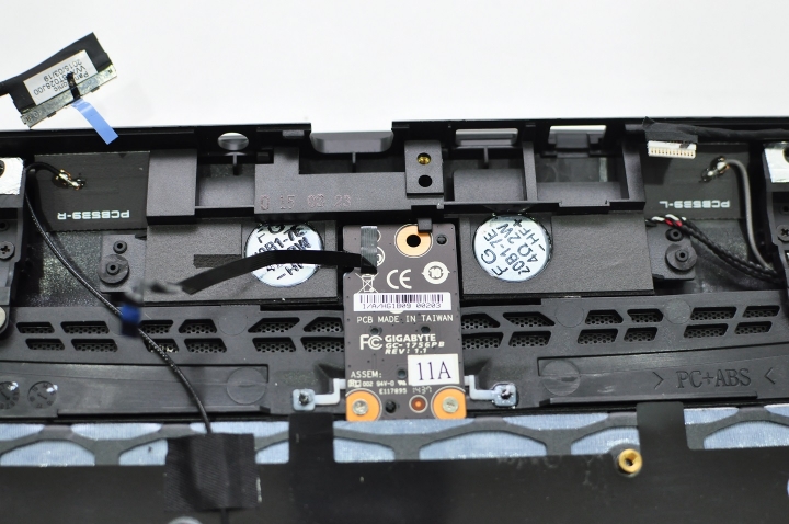 AORUS X5拆機介紹與PLEXTOR M6E測試