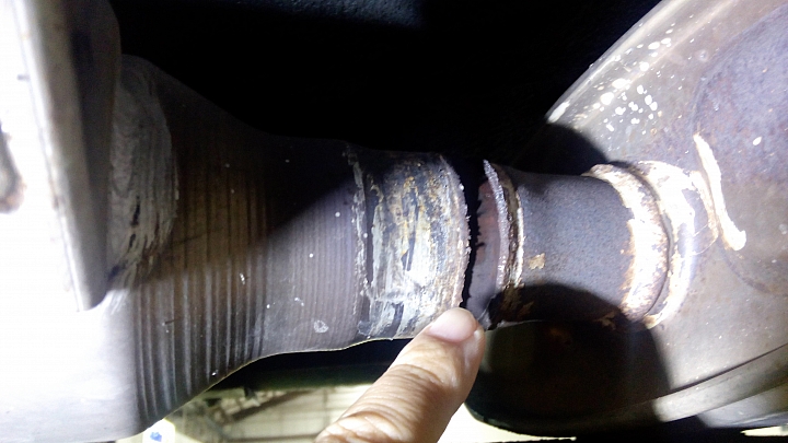 FORD ESCAPE 請注意排氣管會脫落