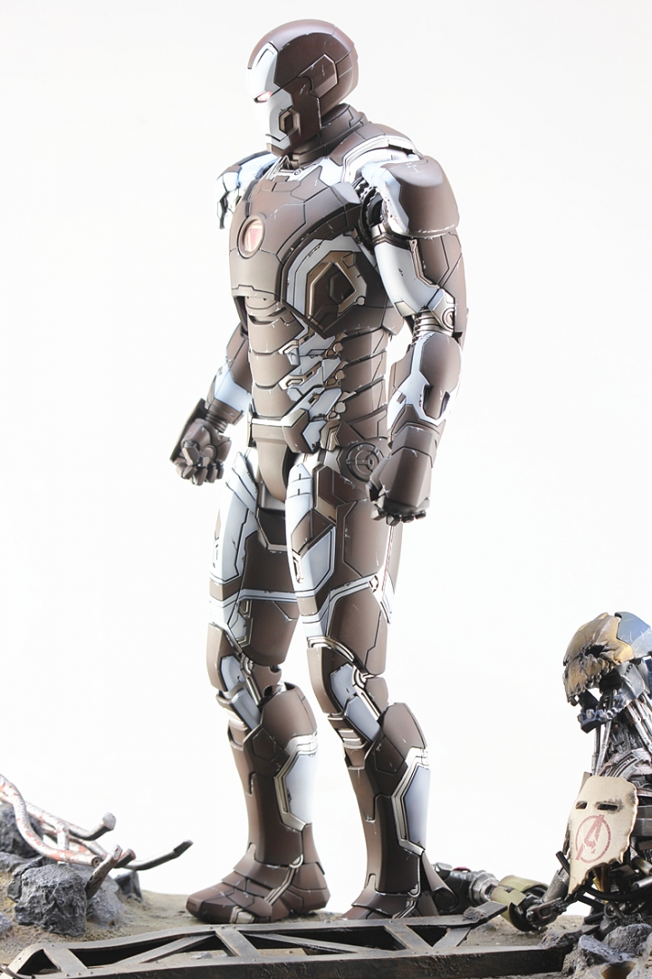 羊羽 ~  HOT TOYS MARK 42 (巧克力牛奶)