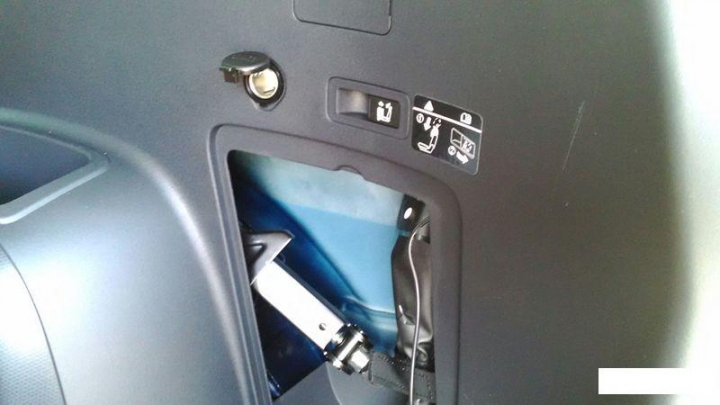 2013 Outlander 後擋行車紀錄器安裝 DIY 分享
