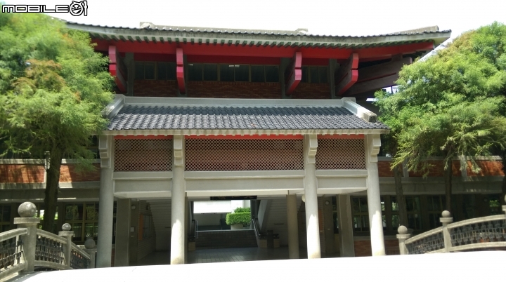 彰化東南中學餵魚遊