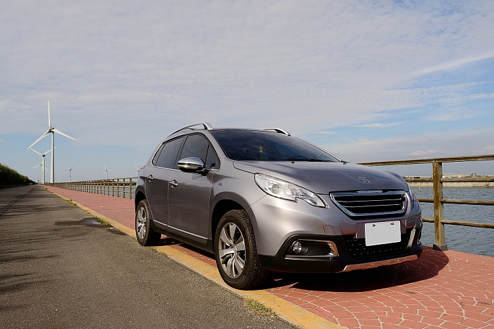 Peugeot 跨界休旅 2008 e-HDi 柴頂~開箱~圖多