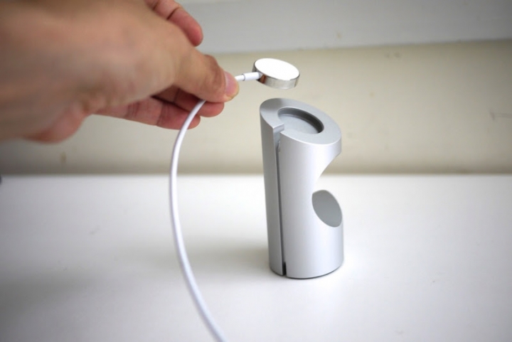Apple Watch不拿來當作藝術品擺在桌上，不然要幹麻？Just | Mobile TimeStand測試報告