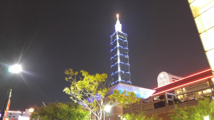 LG G4最強拍照旗艦機︰街拍台灣 信義區夜景 CSK不專業 體驗