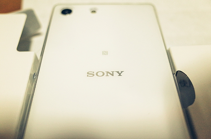 Sony M5 「水水機」小開箱 (含實拍及ISO測試)