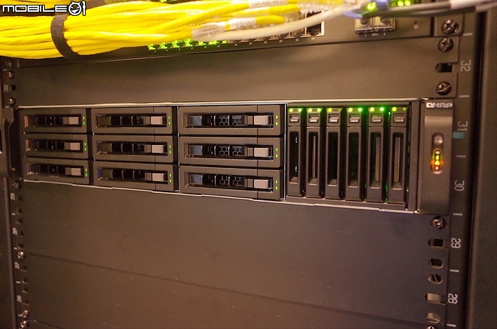 [全臺第一]怪獸級40G效能&自動分層NAS開箱 -QNAP TVS-EC1580MU-SAS-RP 多圖