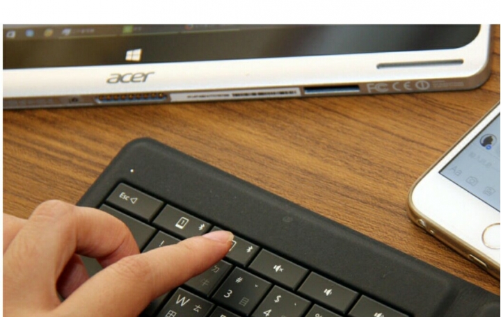 請問這台ACER....