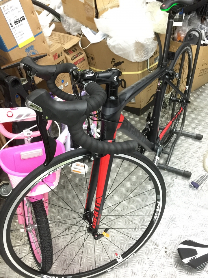 ［沒箱開］我第一台公路車 2016 TCR SLR2 終於到手（新增不定期更新用後感）