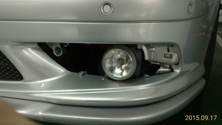 [請教]05年C55 AMG 的下巴網零件名稱