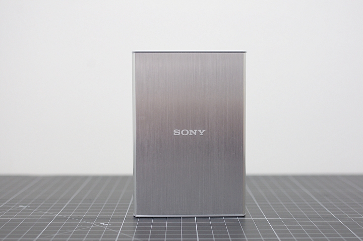 [開箱和評測] 輕薄美型的 Sony HD-SL2 2TB 隨身行動硬碟