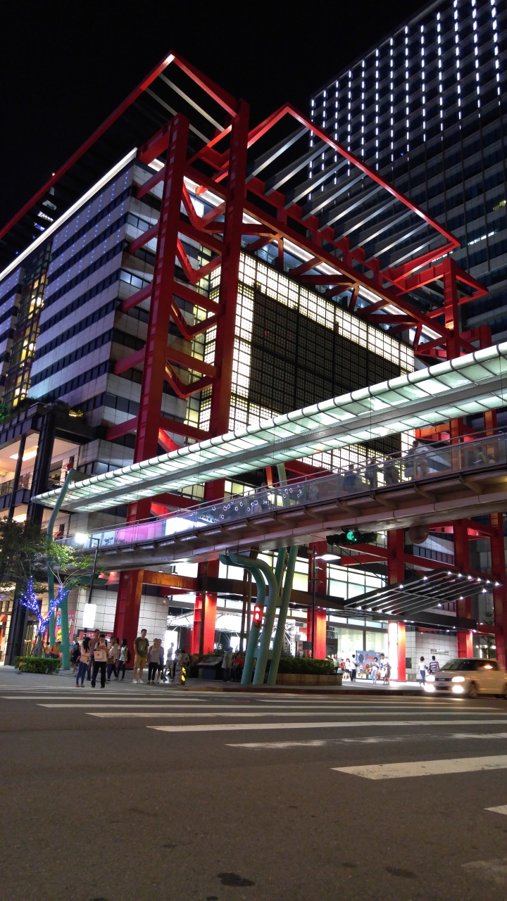 LG G4最強拍照旗艦機︰街拍台灣 信義區夜景 CSK不專業 體驗