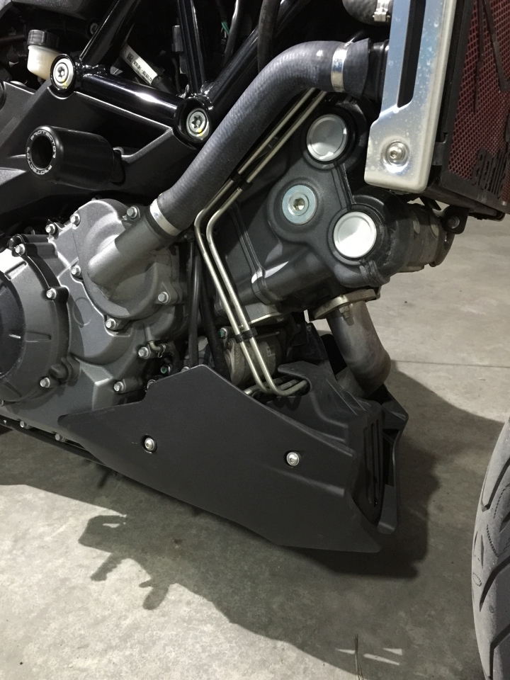Aprilia Shiver 750 簡單開箱