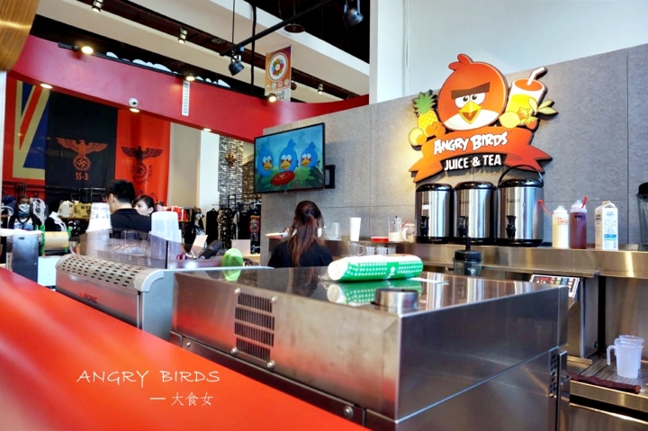 [食記] Angry Birds來了！全球首家憤怒鳥主題飲品旗艦店♪ANGRY BIRDS Juice & Tea 果汁&茶(板橋麗寶百貨)-親民價格讓憤怒鳥更顯親民可愛了！附完整菜單menu