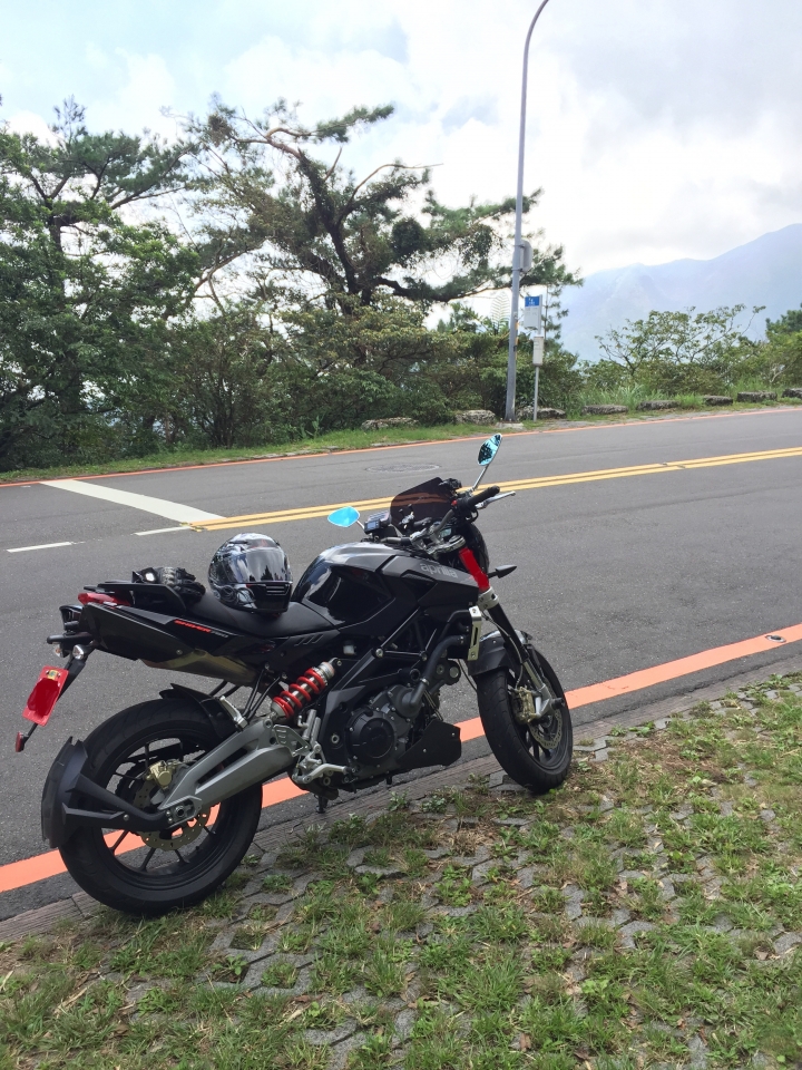 Aprilia Shiver 750 簡單開箱