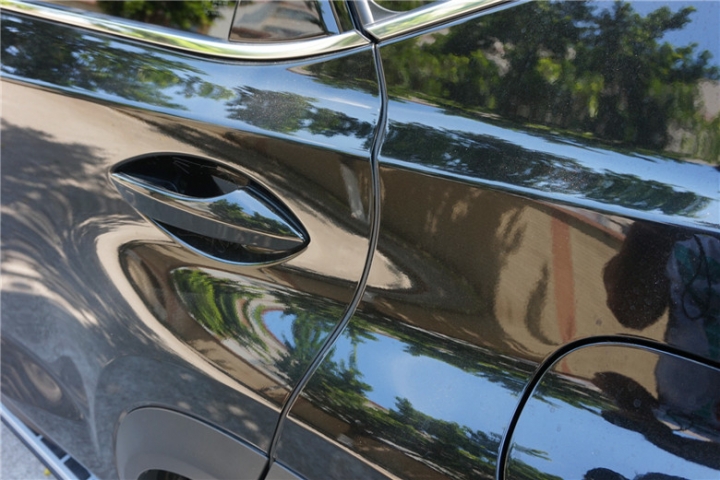 請問有人在LEXUS NX200或300T 安裝後門的隔音條