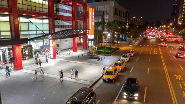 LG G4最強拍照旗艦機︰街拍台灣 信義區夜景 CSK不專業 體驗