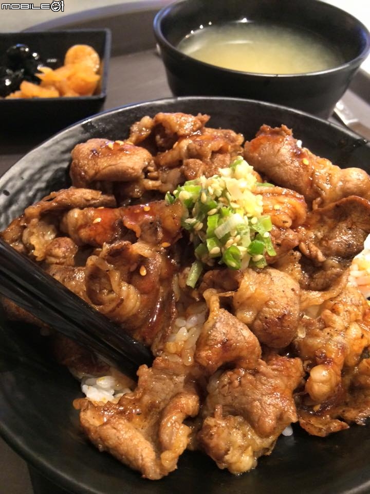 [食記]台北中山區 各國美食齊聚一堂 新型態美食廣場 『FAVtory快.食.尚』