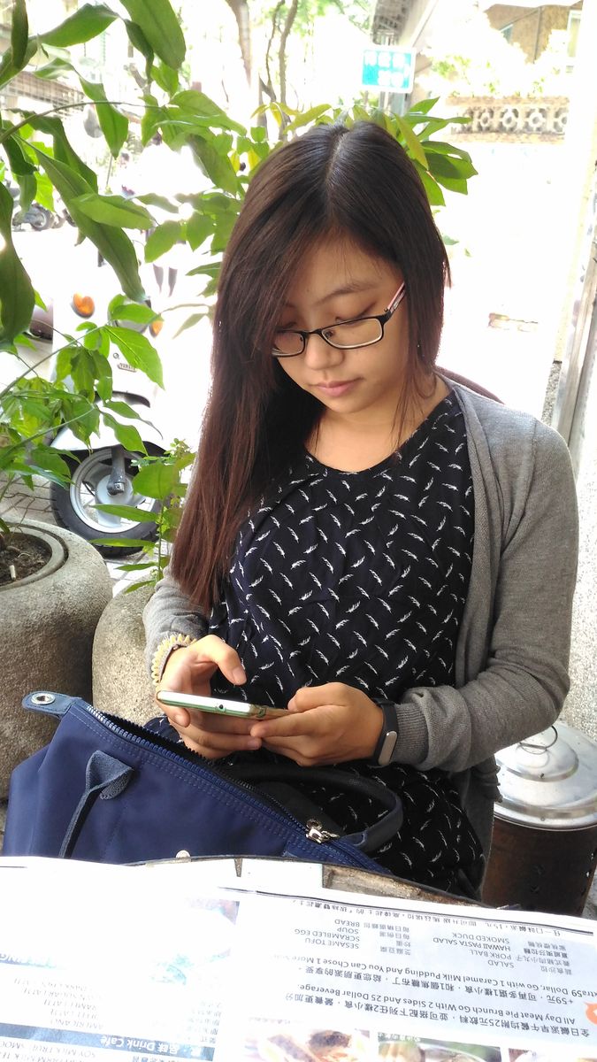 不管女男都愛不釋手的自拍機 ASUS ZenFone Selfie