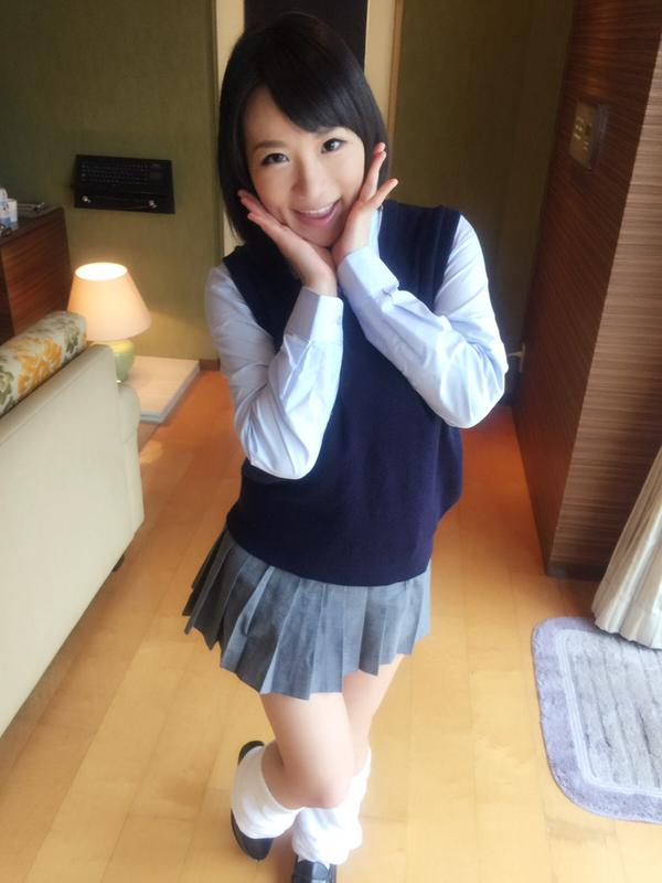 女優喝水不用手.這算神技嗎?