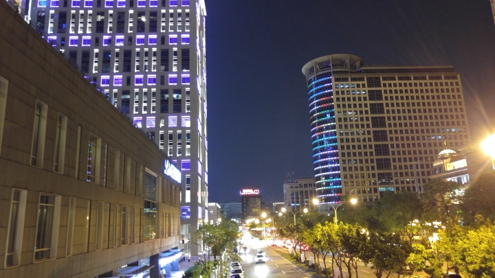 LG G4最強拍照旗艦機︰街拍台灣 信義區夜景 CSK不專業 體驗