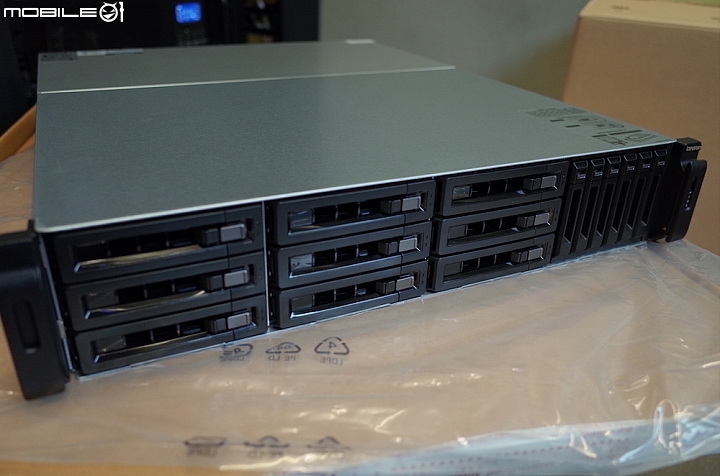 [全臺第一]怪獸級40G效能&自動分層NAS開箱 -QNAP TVS-EC1580MU-SAS-RP 多圖