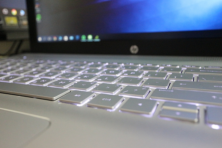 無法停止的觸碰  HP Envy 15-ae033TX 簡易開箱