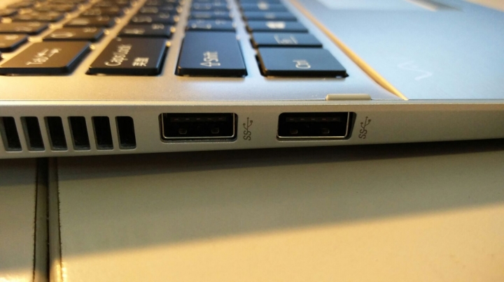 日版 Vaio Pro13 MK2，升級 Windows 10 中文版。