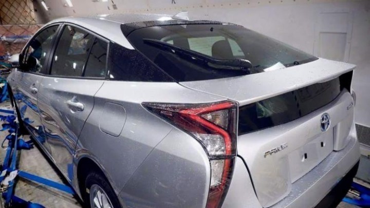 油電先驅prius4今天國外發表,怎沒人討論?