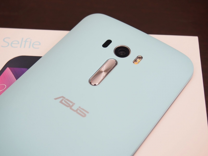 不管女男都愛不釋手的自拍機 ASUS ZenFone Selfie