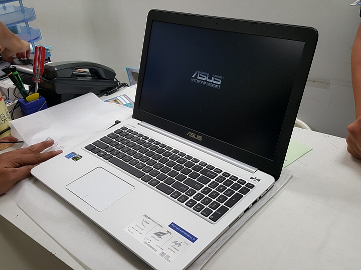2015/9/16 ASUS K501LX i7版 含淚開箱