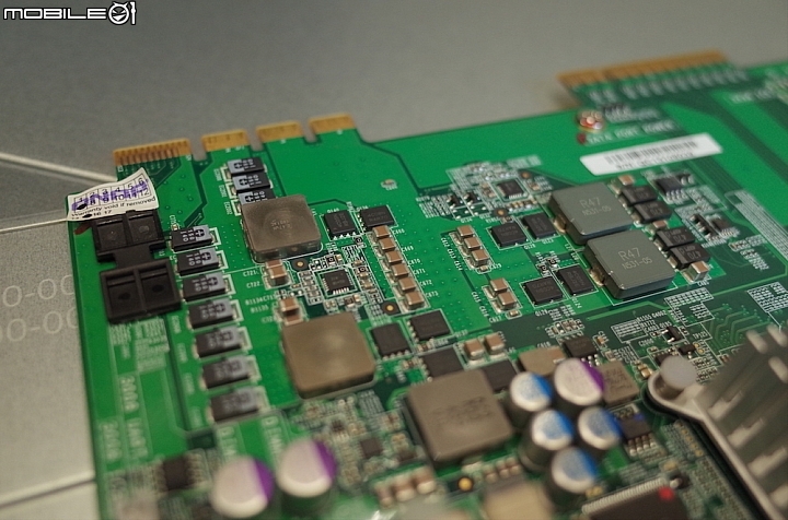 [全臺第一]怪獸級40G效能&自動分層NAS開箱 -QNAP TVS-EC1580MU-SAS-RP 多圖