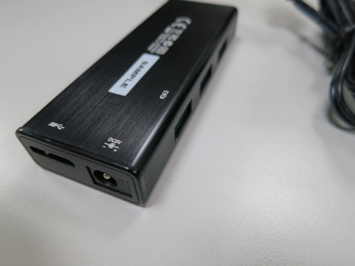 Surface Pro 3 + j5 create USB3.0 hub 與 VGA轉接頭
