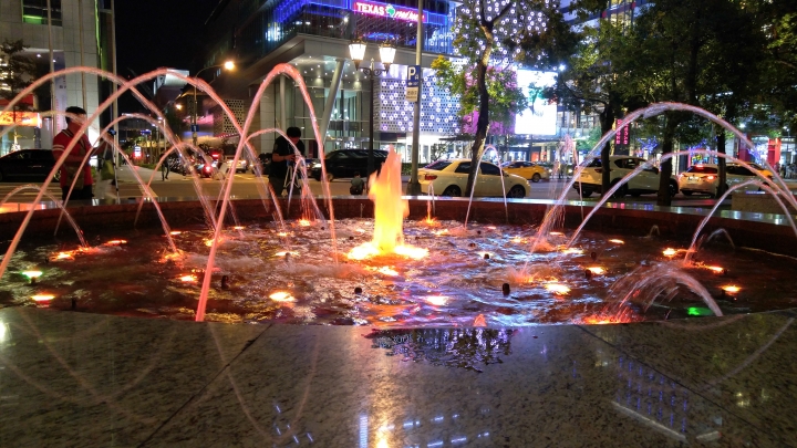 LG G4最強拍照旗艦機︰街拍台灣 信義區夜景 CSK不專業 體驗