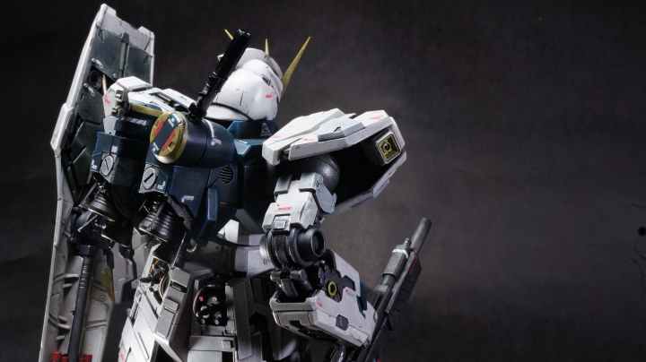 Nu Gundam ver.KA 把藍寶堅尼變貨車