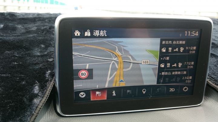 新馬三 原廠導航開始安裝了
