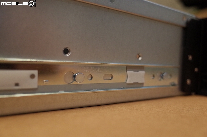 [全臺第一]怪獸級40G效能&自動分層NAS開箱 -QNAP TVS-EC1580MU-SAS-RP 多圖