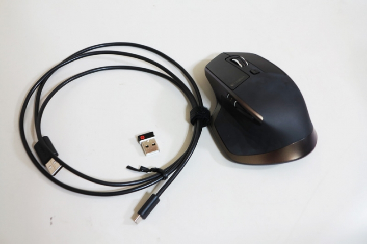 [開箱]辦公、商務人士御用旗艦鼠─羅技Logitech MX Master無線滑鼠