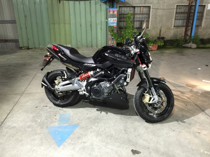 Aprilia Shiver 750 簡單開箱