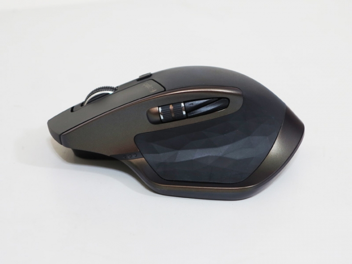 [開箱]辦公、商務人士御用旗艦鼠─羅技Logitech MX Master無線滑鼠