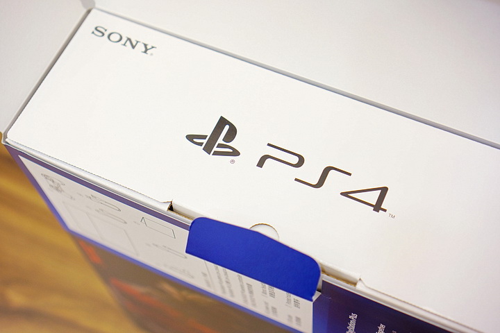 【幻痛】PS4 幻痛機 限量同捆單主機 CUH-1200/1207A 圖 + 文開箱
