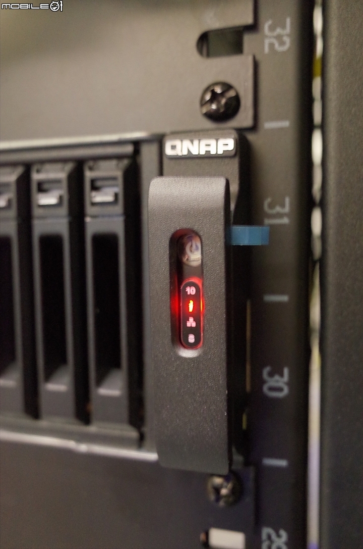 [全臺第一]怪獸級40G效能&自動分層NAS開箱 -QNAP TVS-EC1580MU-SAS-RP 多圖