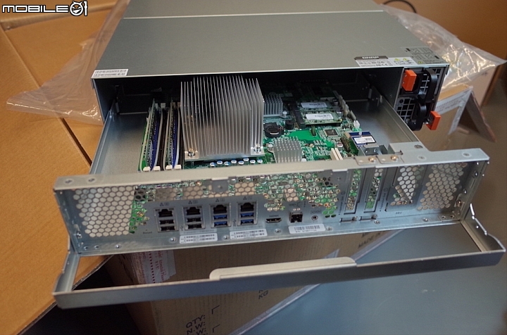[全臺第一]怪獸級40G效能&自動分層NAS開箱 -QNAP TVS-EC1580MU-SAS-RP 多圖