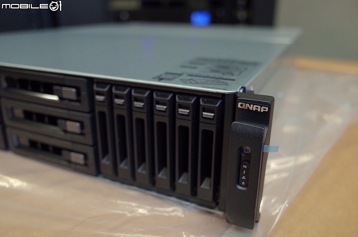 [全臺第一]怪獸級40G效能&自動分層NAS開箱 -QNAP TVS-EC1580MU-SAS-RP 多圖