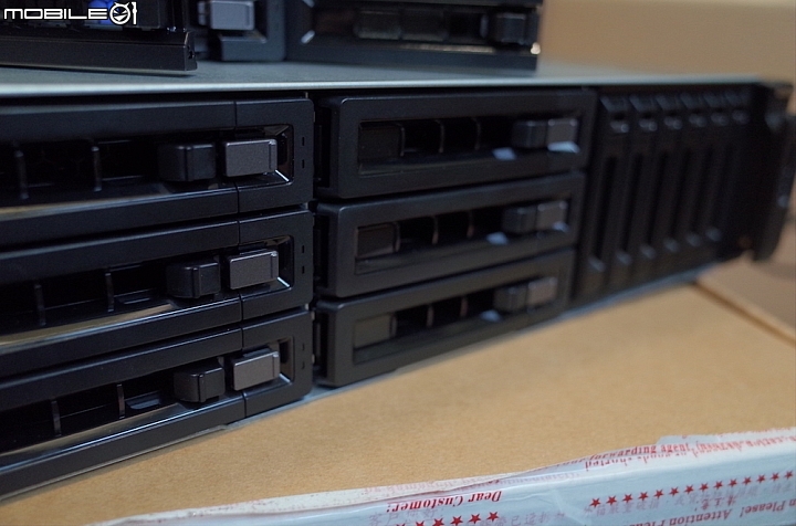 [全臺第一]怪獸級40G效能&自動分層NAS開箱 -QNAP TVS-EC1580MU-SAS-RP 多圖