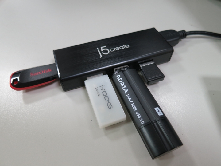 Surface Pro 3 + j5 create USB3.0 hub 與 VGA轉接頭