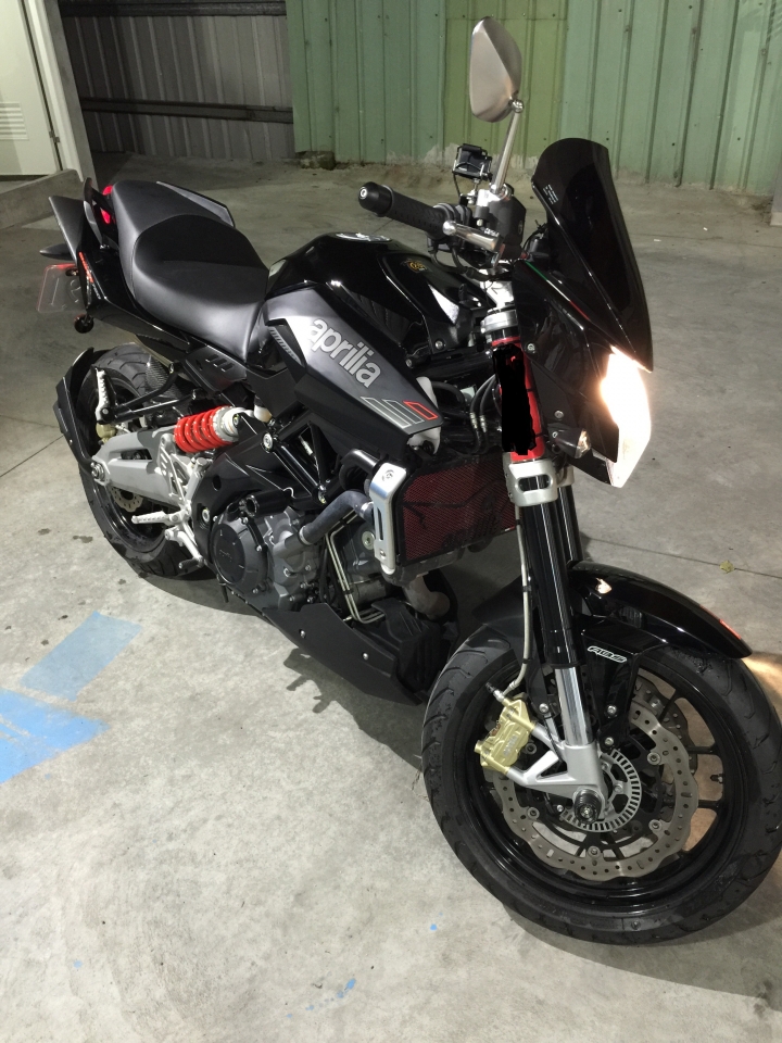 Aprilia Shiver 750 簡單開箱