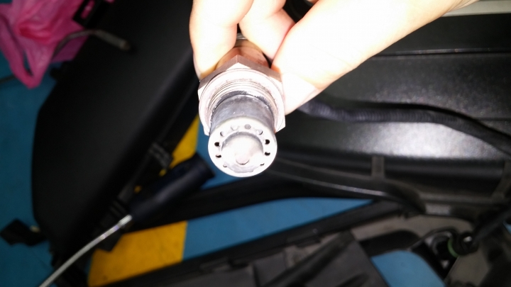 E60 引擎燈黃燈 亮起